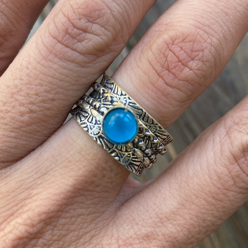 295 Silver and Blue Stone Ring size 8